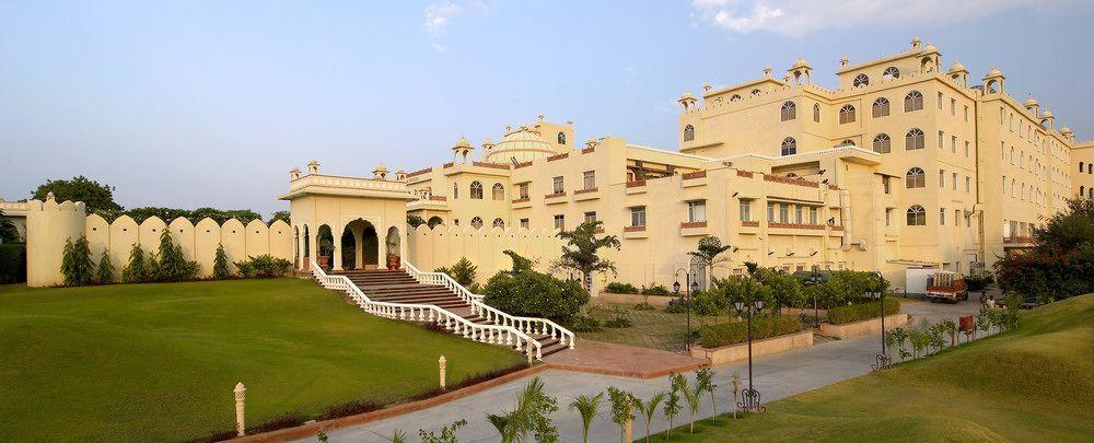 Le Meridien Jaipur Resort & Spa Exterior foto