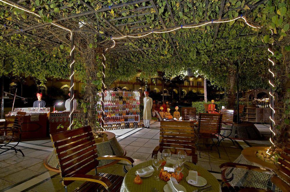 Le Meridien Jaipur Resort & Spa Exterior foto