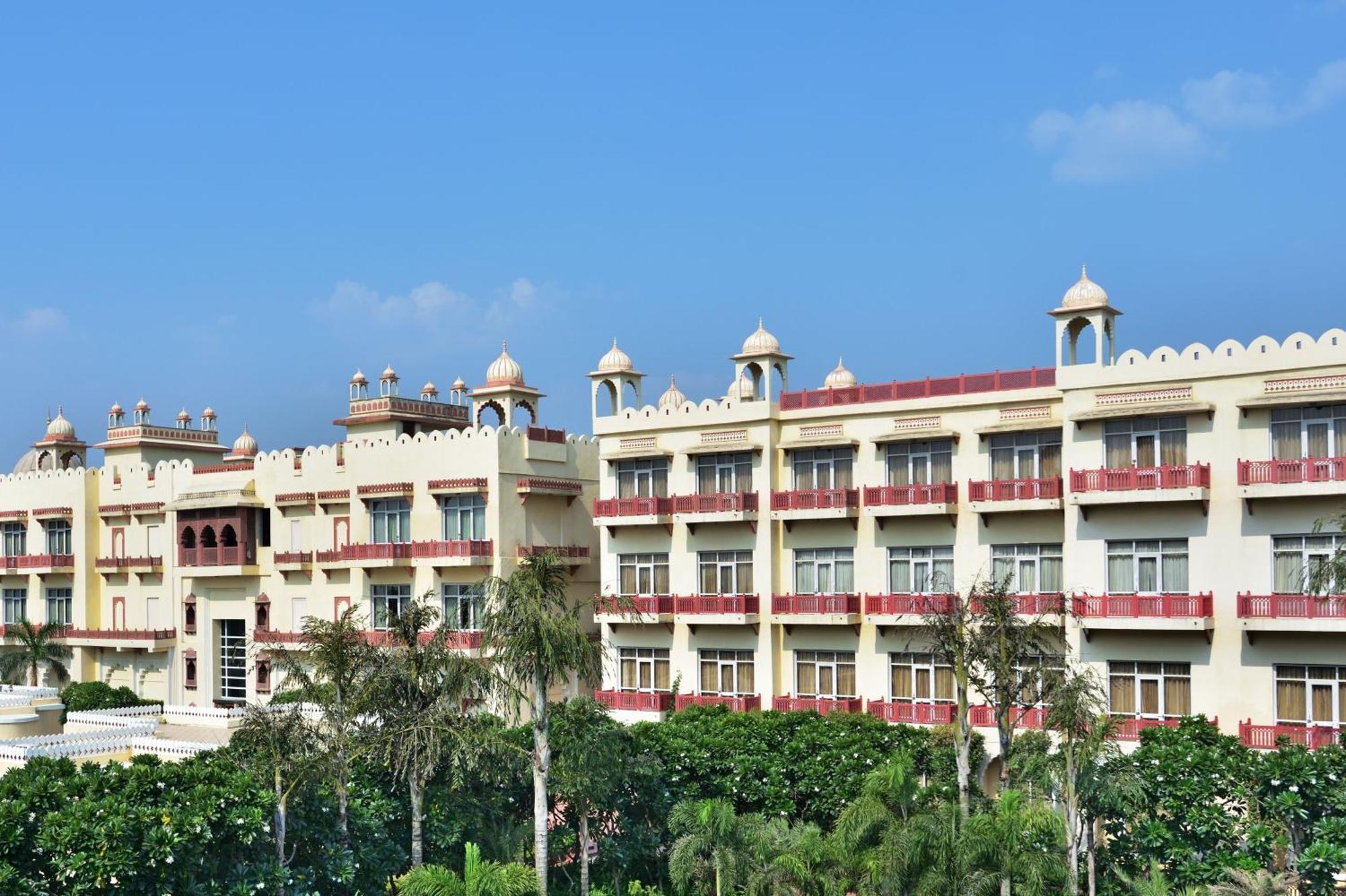 Le Meridien Jaipur Resort & Spa Exterior foto
