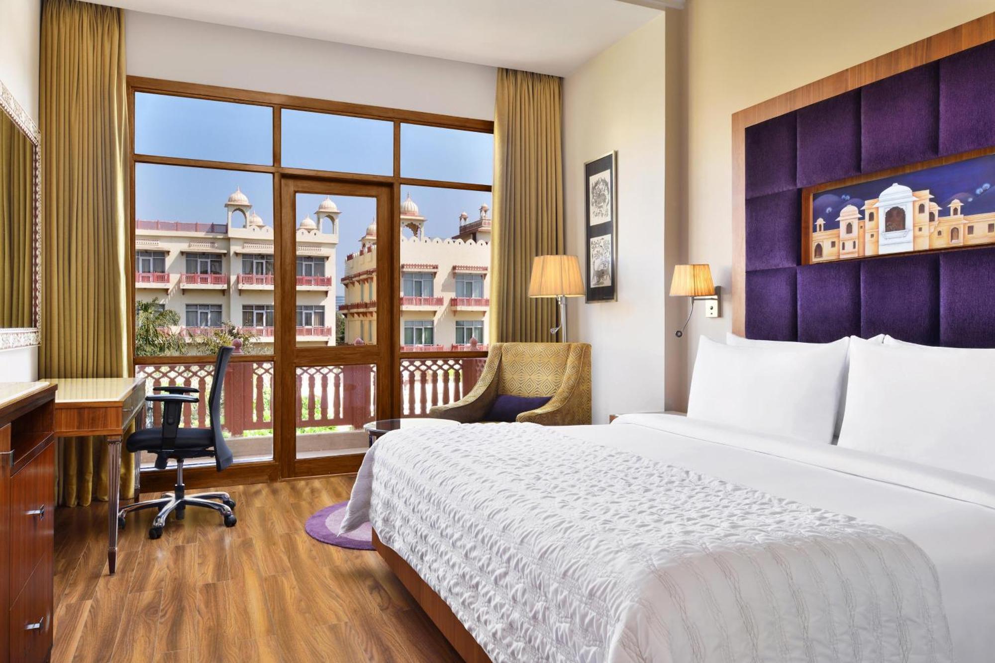 Le Meridien Jaipur Resort & Spa Exterior foto