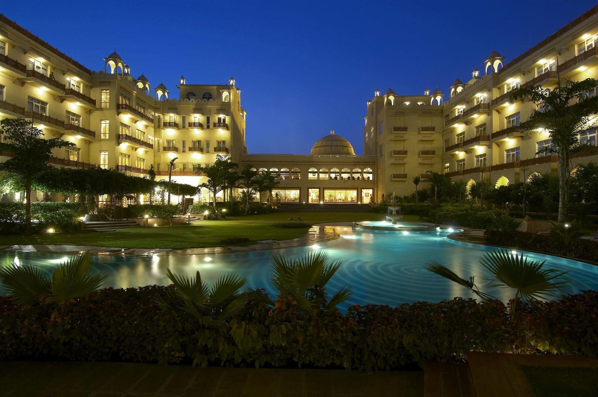 Le Meridien Jaipur Resort & Spa Exterior foto